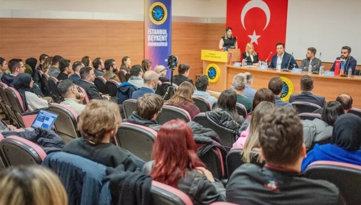 "Geleceğe Hazır Kariyerler" konferansı girişimcilik rüzgarı estirdi